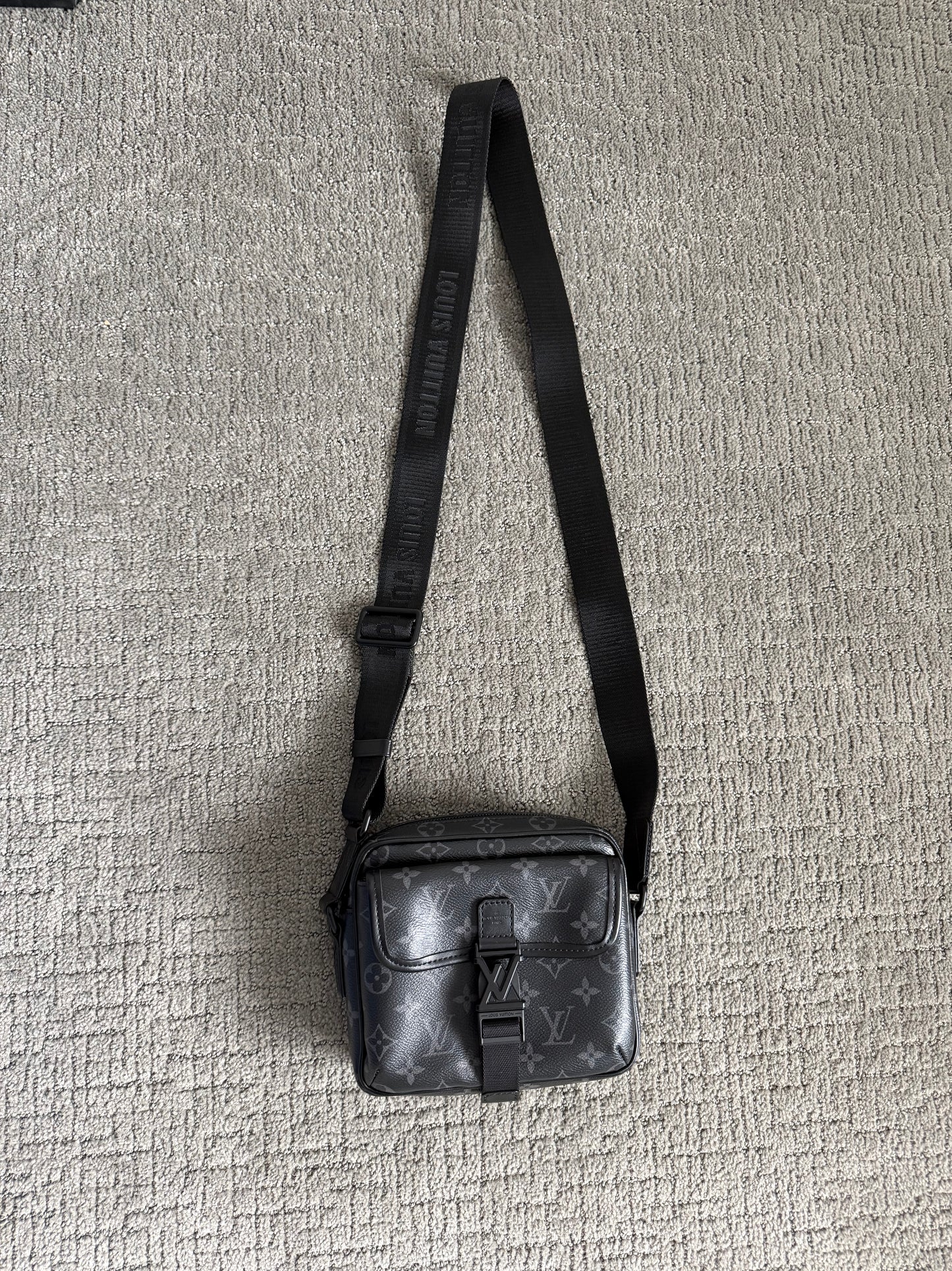 Louis Vuitton Getaway Messenger Eclipse Monogram Black