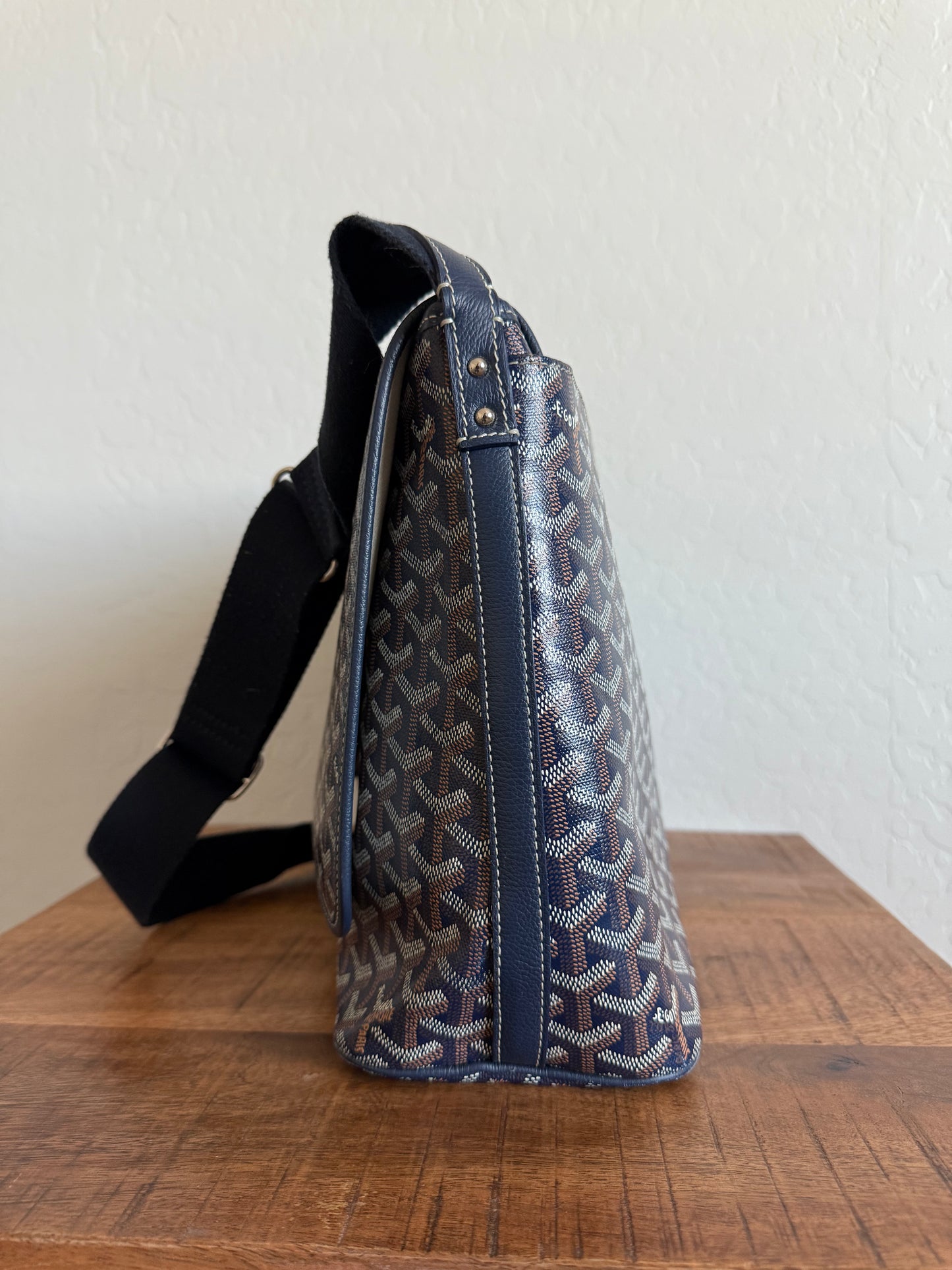 Goyard Capetien MM Messenger Bag Navy
