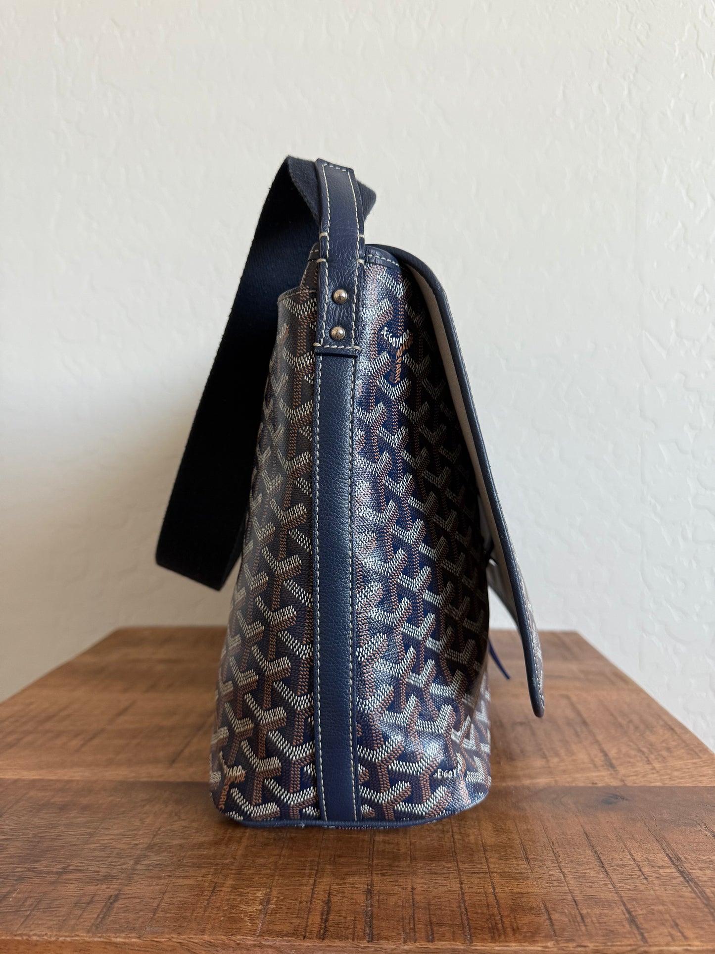 Goyard Capetien MM Messenger Bag Navy
