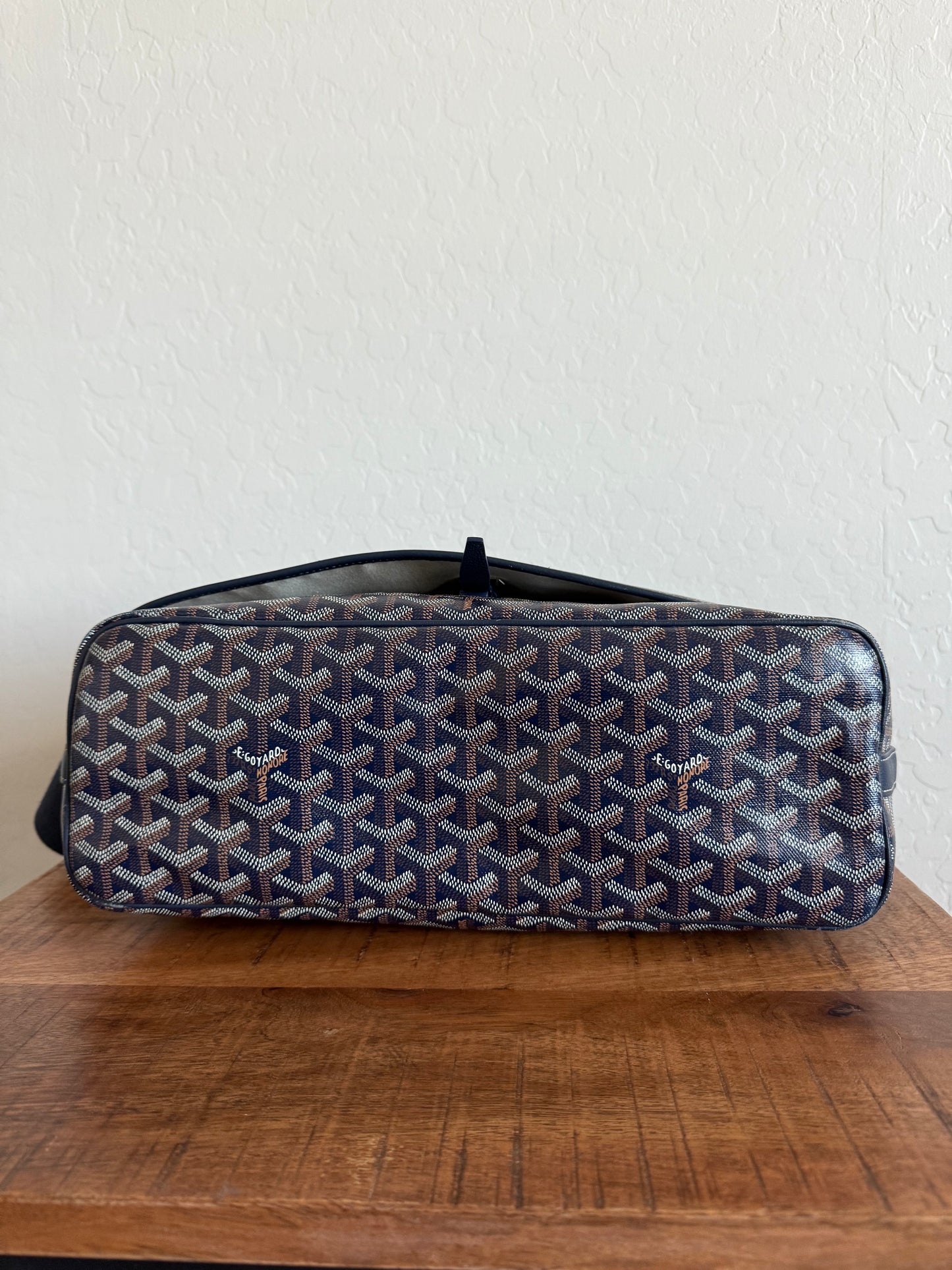 Goyard Capetien MM Messenger Bag Navy
