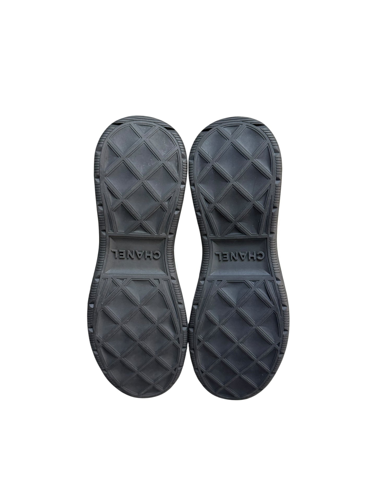 Chanel CC Runner