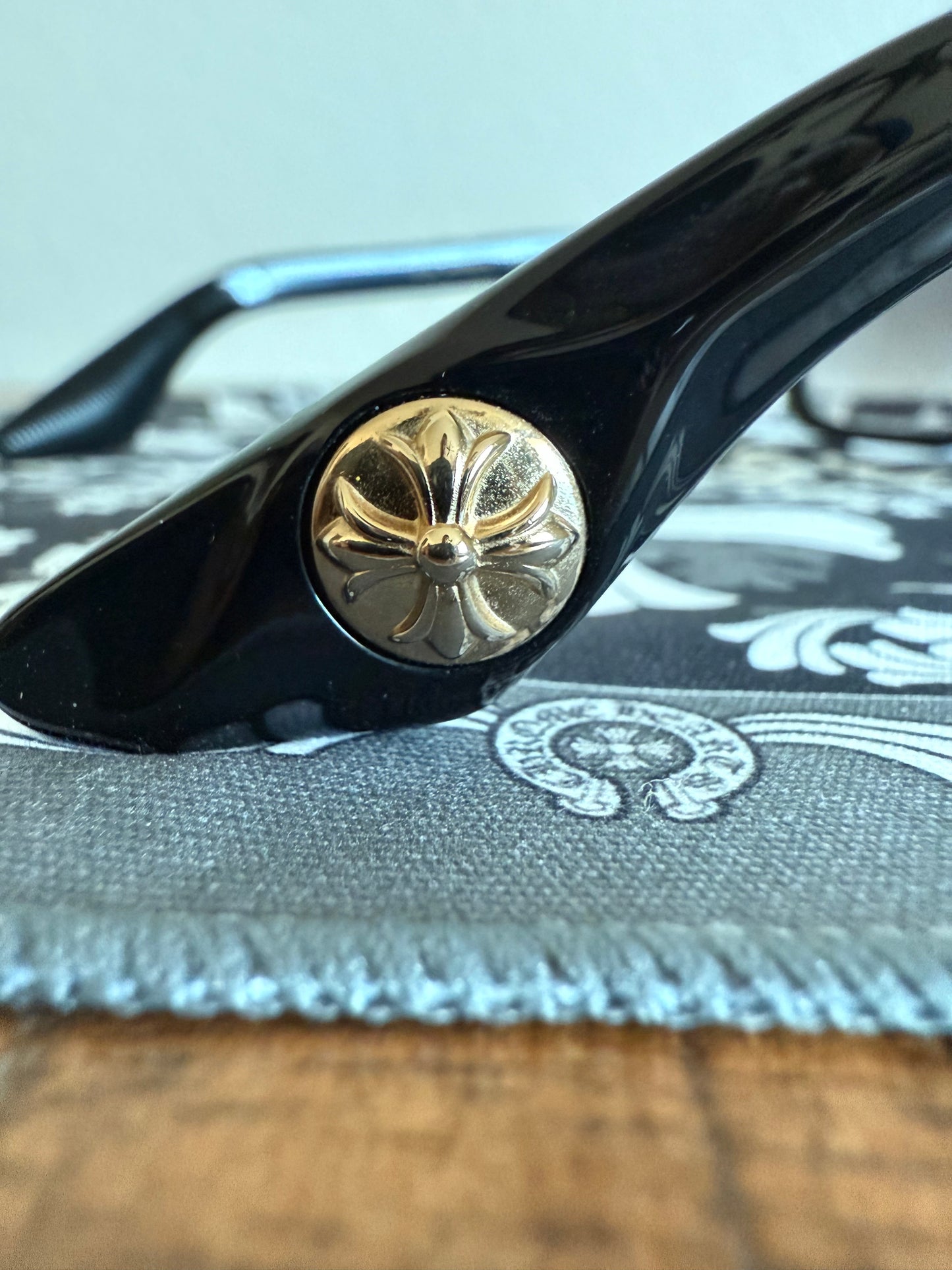 Chrome Hearts Halllamanass Gradient Sunglasses Black/Gold